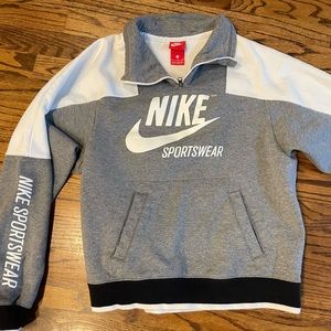 Nike Sportswear Hooded Sweatshirt Size Small